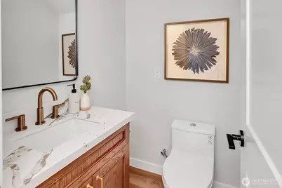1400 Bellevue Way SE #1, Bellevue, WA 98004 - Photo 13