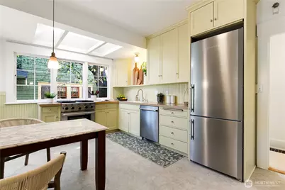 5018 Latona Avenue NE, Seattle, WA 98105 - Photo 13