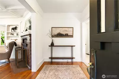 5018 Latona Avenue NE, Seattle, WA 98105 - Photo 3