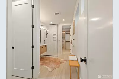 2769 59th Avenue SW #B, Seattle, WA 98116 - Photo 21