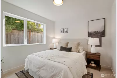 2769 59th Avenue SW #B, Seattle, WA 98116 - Photo 9
