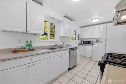3008 NE 5th Place, Renton, WA 98056 - Photo 7