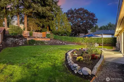 3008 NE 5th Place, Renton, WA 98056 - Photo 17