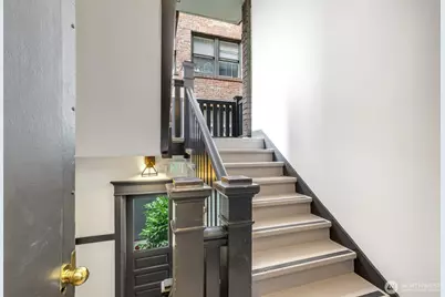 516 E Thomas Street #202, Seattle, WA 98102 - Photo 5