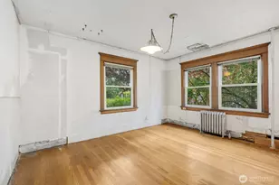 516 E Thomas St, Seattle, WA 98102 - Photo 17