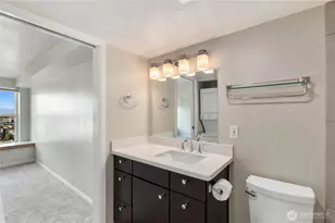 530 Melrose Ave E, Seattle, WA 98102 - Photo 13