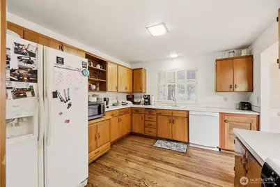 12832 Holiday Drive NE, Kirkland, WA 98034 - Photo 17