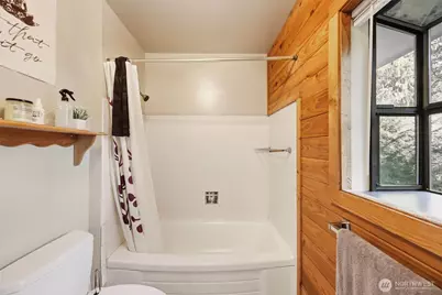 12832 Holiday Drive NE, Kirkland, WA 98034 - Photo 21