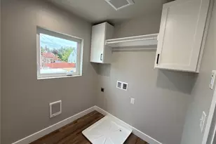 3711 W E St, Bremerton, WA 98312 - Photo 9