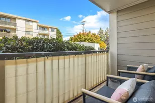11556 Greenwood Ave N, Seattle, WA 98133 - Photo 15