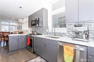 2112 3rd Ave N, Seattle, WA 98109 - Photo 5