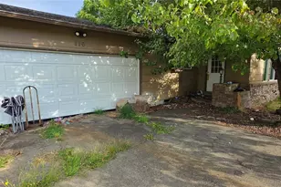 116 Monterey Dr, Kelso, WA 98626 - Photo 3