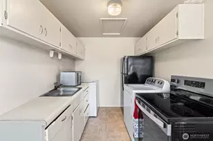 3332 & 3334 Halverson Ave, Bremerton, WA 98310 - Photo 17