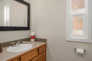 2239 Yale Ave. E., Seattle, WA 98102 - Photo 11