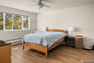 2239 Yale Avenue E, Seattle, WA 98102 - Photo 13