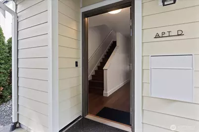 116 17th Avenue #D, Seattle, WA 98122 - Photo 3