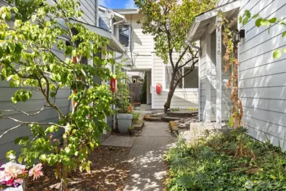 116 17th Avenue #D, Seattle, WA 98122 - Photo 1