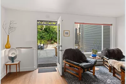116 17th Avenue #D, Seattle, WA 98122 - Photo 9
