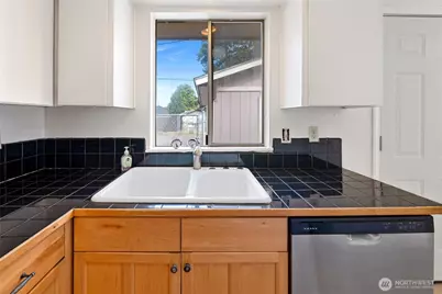 2608 N Madelia Street, Spokane, WA 99207 - Photo 9