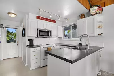 5452 Tsawwassen Loop, Blaine, WA 98230 - Photo 7