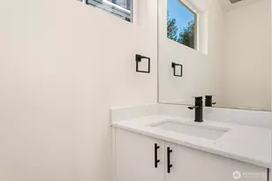 338 NE 90th St, Seattle, WA 98115 - Photo 13