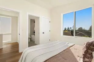 338 NE 90th St, Seattle, WA 98115 - Photo 15