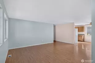17701 Hillside Ct, Arlington, WA 98223 - Photo 7