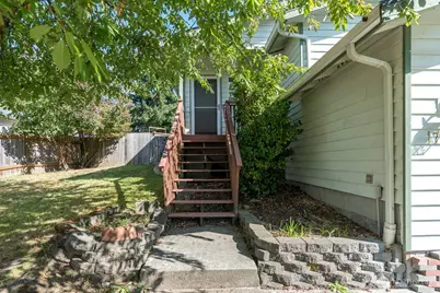 17701 Hillside Court, Arlington, WA 98223 - Photo 3