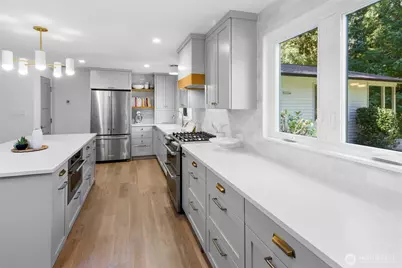 6894 NE Koura Road, Bainbridge Island, WA 98110 - Photo 13