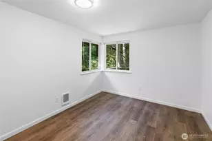 6894 NE Koura Rd, Bainbridge Island, WA 98110 - Photo 33