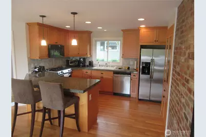 8831 NE 28th Street, Clyde Hill, WA 98004 - Photo 3