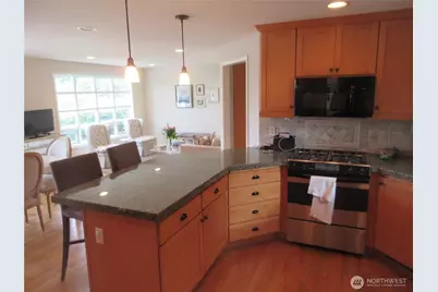 8831 NE 28th Street, Clyde Hill, WA 98004 - Photo 5
