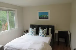 8831 NE 28th St, Clyde Hill, WA 98004 - Photo 13