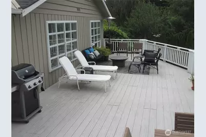 8831 NE 28th Street, Clyde Hill, WA 98004 - Photo 21