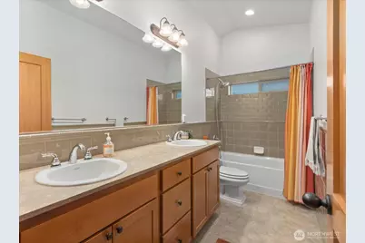 4115 42nd Avenue SW #A, Seattle, WA 98116 - Photo 17