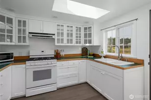 13327 Satterlee Rd, Anacortes, WA 98221 - Photo 7