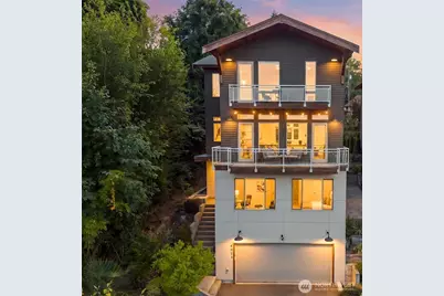 4025 Burton Place W, Seattle, WA 98199 - Photo 1