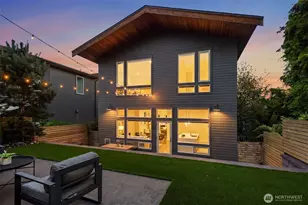 4025 Burton Pl W, Seattle, WA 98199 - Photo 11