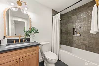11516 Bartlett Avenue NE, Seattle, WA 98125 - Photo 21