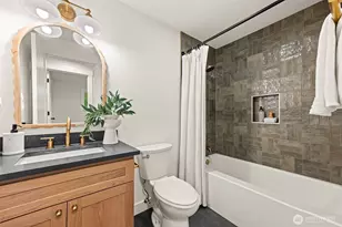 11516 Bartlett Ave NE, Seattle, WA 98125 - Photo 21