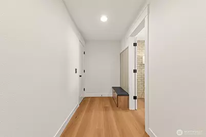 11516 Bartlett Avenue NE, Seattle, WA 98125 - Photo 19