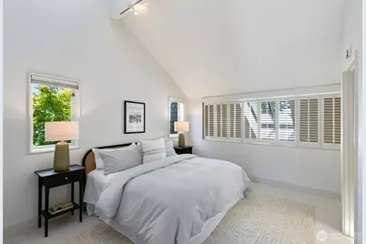 1819 39th Avenue E, Seattle, WA 98112 - Photo 23