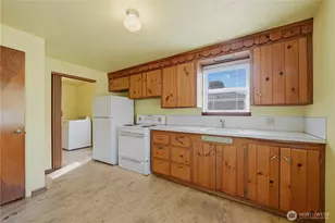 9216 30th Ave SW, Seattle, WA 98126 - Photo 3
