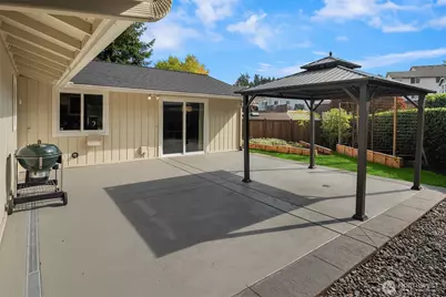 1825 Camas Avenue NE, Renton, WA 98056 - Photo 23