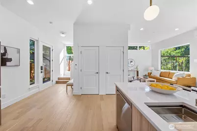 14338 Bagley Avenue N #B, Seattle, WA 98133 - Photo 15