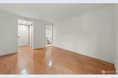 1605 5th Avenue N #102, Seattle, WA 98109 - Photo 11