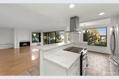 1605 5th Avenue N #102, Seattle, WA 98109 - Photo 7