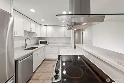 1605 5th Avenue N #102, Seattle, WA 98109 - Photo 9