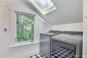 4006 Corliss Ave N, Seattle, WA 98103 - Photo 15
