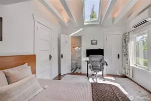 4006 Corliss Ave N, Seattle, WA 98103 - Photo 17